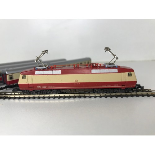 332 - Z Gauge/Scale Marklin mini-club 8853 DB 120 001-3 Electric Locomotive and Rake of Three matching col... 