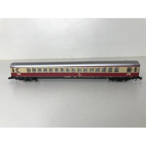 332 - Z Gauge/Scale Marklin mini-club 8853 DB 120 001-3 Electric Locomotive and Rake of Three matching col... 
