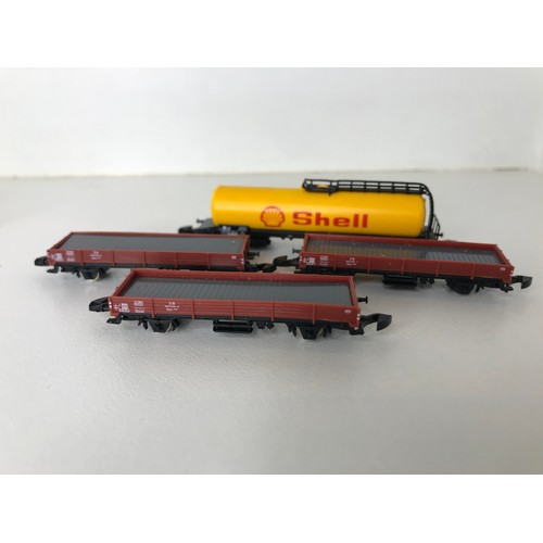 333 - Z Gauge/Scale Marklin mini-club 8854 DB 103 113-7 Electric Locomotive and train of Ten Wagons and Ta... 