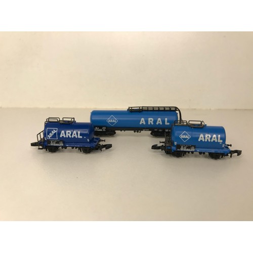 333 - Z Gauge/Scale Marklin mini-club 8854 DB 103 113-7 Electric Locomotive and train of Ten Wagons and Ta... 