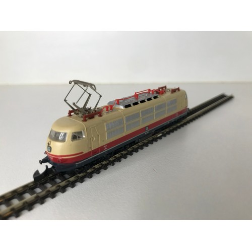 333 - Z Gauge/Scale Marklin mini-club 8854 DB 103 113-7 Electric Locomotive and train of Ten Wagons and Ta... 