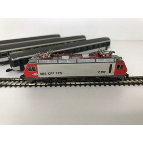 335 - Z Gauge/Scale Marklin mini-club 8823 SBB CFF FFS 10102 Electric Locomotive and Rake of Three SBB CFF... 