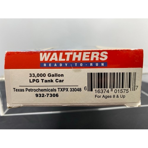 170 - Walthers 33,000 Gallon LPG Tank Car - Texas Pterochemicals TXPX 33048 932-7306 HO gauge 932-7306 - E... 