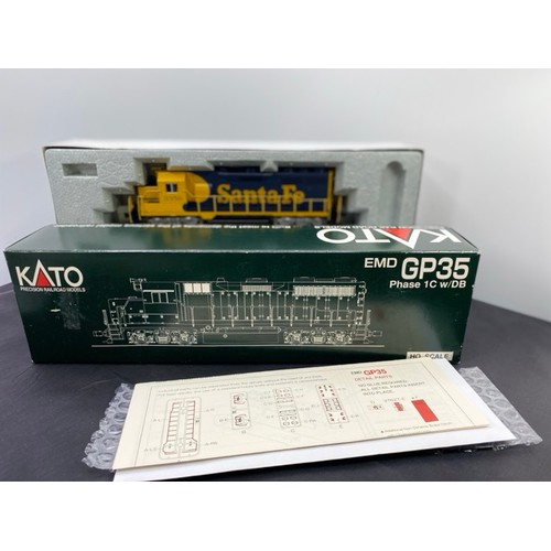 343 - Kato Locomotive HO gauge EMD GP35 Phase 1C 37-3005 Sante Fe #3356, Bi-directional Lights, Tested Run... 