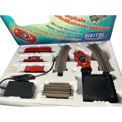 348 - Roco 41220 Digital starter set (OO/HO) with oval Roco line tracks with road bed, transformer and dig... 