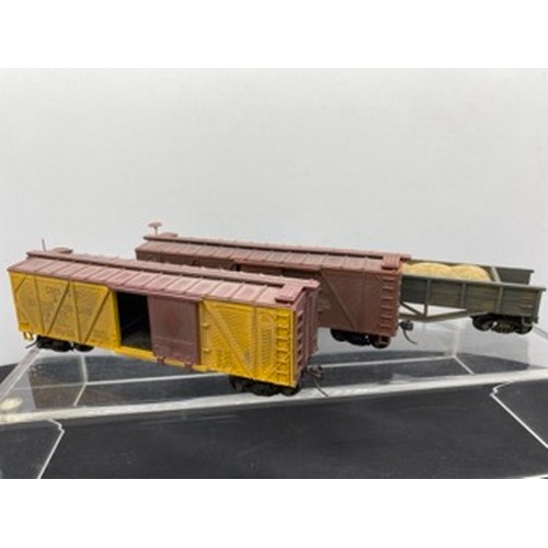 355 - Interesting HO gauge Rolling Stock mostly Kit-built, Fine Detail, North American Origins, 'Ready-to-... 