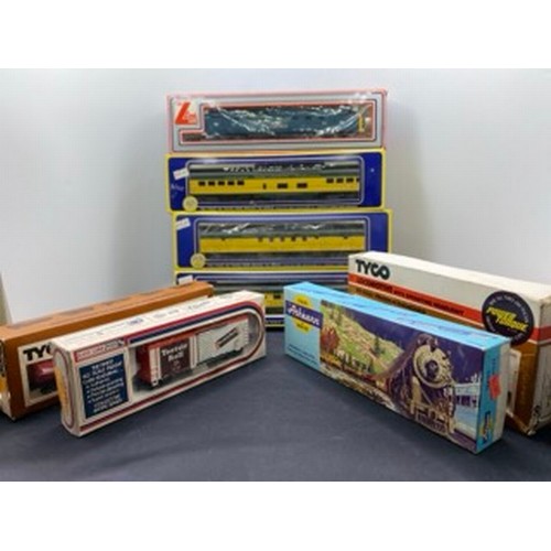 361 - Two HO Locomotive, Rolling Stock and Lima 55 Deltic OO Diesel Loco, All Boxed, Athearn 04303 North W... 