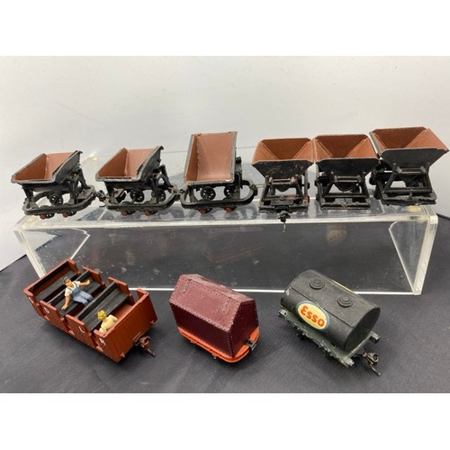 380 - 30 delightful On16.5 wagons and carridges (1:43.5 scale) runs on OO/HO track. Metal & plastic constr... 