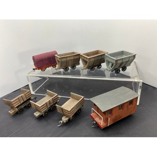 380 - 30 delightful On16.5 wagons and carridges (1:43.5 scale) runs on OO/HO track. Metal & plastic constr... 