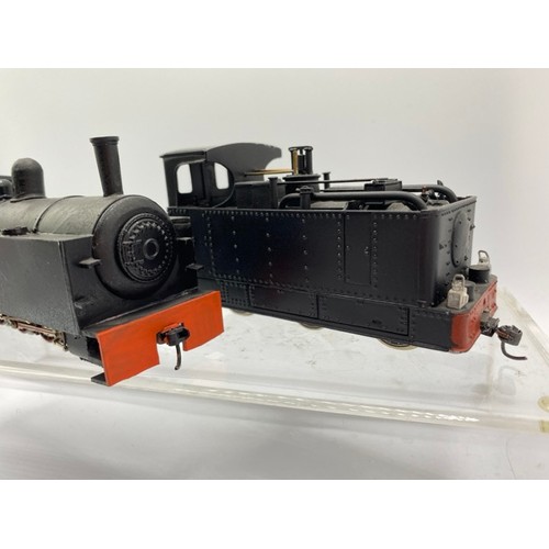 369 - Two On16.5 locomotives of metal & plastic construction each one with driver. (1:43.5 scale) runs on ... 