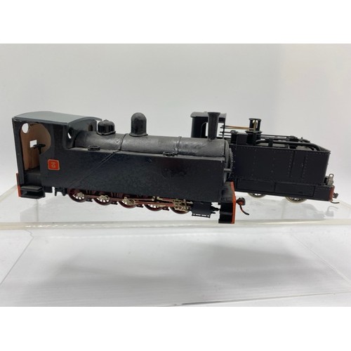 369 - Two On16.5 locomotives of metal & plastic construction each one with driver. (1:43.5 scale) runs on ... 