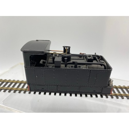 369 - Two On16.5 locomotives of metal & plastic construction each one with driver. (1:43.5 scale) runs on ... 