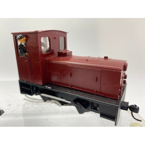 370 - Two On16.5 locomotives of metal & plastic construction each with driver. (1:43.5 scale) runs on OO/H... 