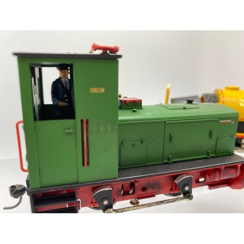 374 - Two On16.5 locomotives of plastic construction one with driver. (1:43.5 scale) runs on OO/HO track. ... 