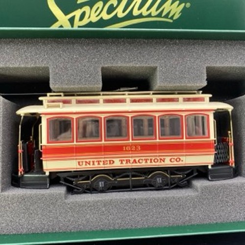 396 - Spectrum ON30 Closed Street Car United Traction #25128, includes instructions appears unused, Lights... 