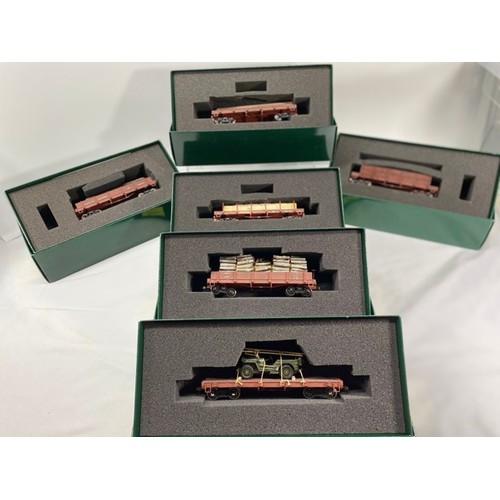 402 - On30 Six Spectrum/Bachmann Interesting and Customised Railroad Cars/Wagons, includes Flat Cars and G... 