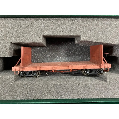 403 - On30 Five Spectrum/Bachmann Interesting and Customised Railroad Cars/Wagons, includes Flat Cars and ... 