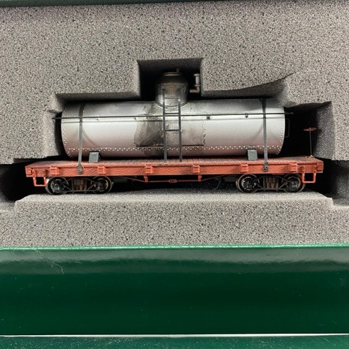 407 - On30 Spectrum/Bachmann 27198 & 27199 Tank Cars, Black Painted and Unlettered and Silver Painted and ... 