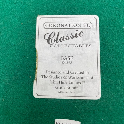 202 - Coronation Street Classic collectables by John Hine with cobbled base plinth - complete (10) 4700g