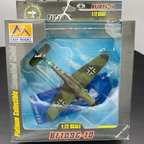 516 - Five 1:72 scale planes in original packaging, Corgi F4U Corsair AA33007, Corgi ME 262A-1A-White 3 Ad... 