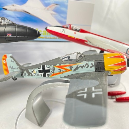 517 - 4 Corgi 1:72 die-cast planes and an Avro Vulcan B.2, P40 Kittyhawk I no.112 Squadron AA35204 in orig... 