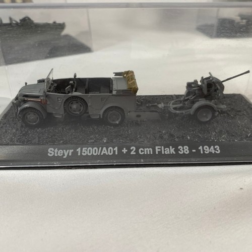 527 - 16 Military vehicles and tanks era 1939 to 1945 all except two with cases 1:72, Altaya (9) and Amerc... 