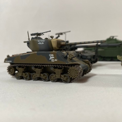 528 - 9 Military vehicles and tanks thought to be Altaya/Amercom 1:72 die-cast models, no cases - Models V... 