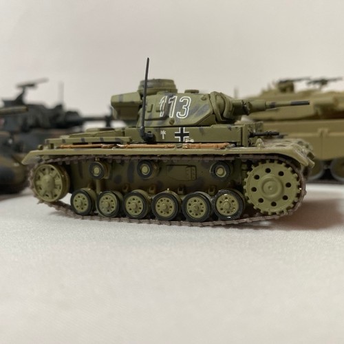 528 - 9 Military vehicles and tanks thought to be Altaya/Amercom 1:72 die-cast models, no cases - Models V... 