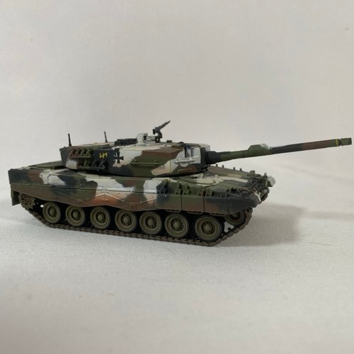 528 - 9 Military vehicles and tanks thought to be Altaya/Amercom 1:72 die-cast models, no cases - Models V... 