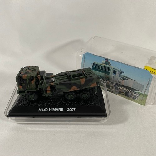 529 - 12 Military vehicles and tanks 1965 to 2007 1:72, Altaya with cases (8) and Amercom (4) - Models Ver... 