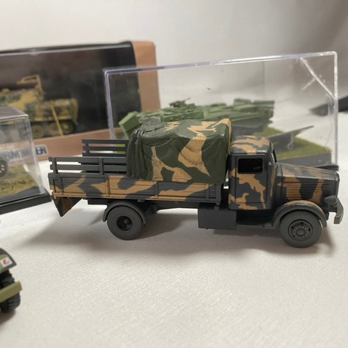 531 - 7 Military vehicles and tanks metal and plastic (various scale), some in display cases, various manu... 