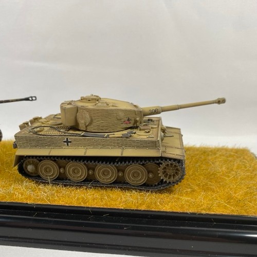 532 - 2 tanks in display case metal & plastic - Models Very Good, case Good (2) 520g