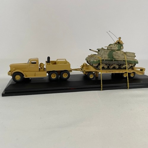 534 - Oxford Diecast military low-loader with Unimax die-cast tank and figure 1:76 - Models Very Good, cas... 