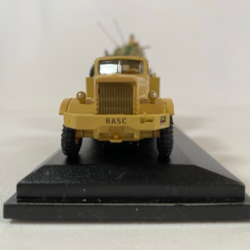 534 - Oxford Diecast military low-loader with Unimax die-cast tank and figure 1:76 - Models Very Good, cas... 