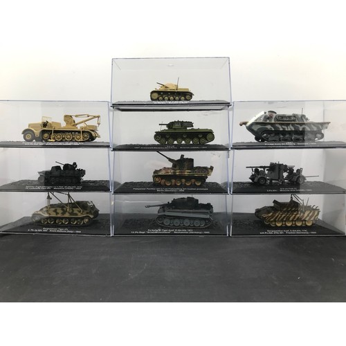 542 - 11 highly detailed Altaya (one without case) and 3 Amercom (no cases) military vehicles and tanks - ... 