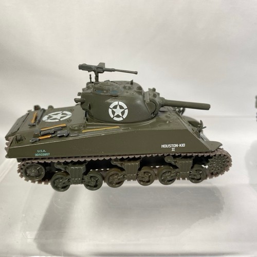 545 - 3 Atlas/Deagostini 1:72 die-cast tanks T-34/76 130th Tank Brigade 21st Armoured corps, M4A3 Sherman ... 