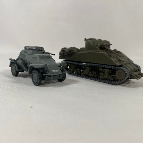 551 - 12 kit-built military vehicles 370g