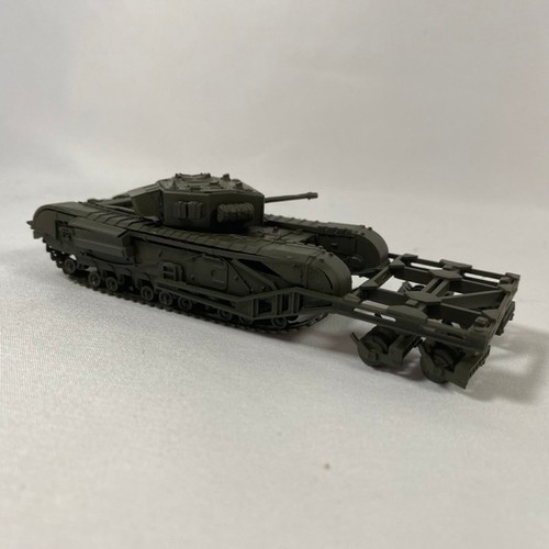 551 - 12 kit-built military vehicles 370g