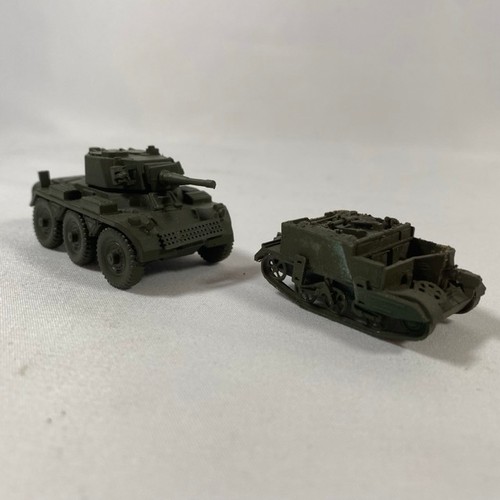 551 - 12 kit-built military vehicles 370g