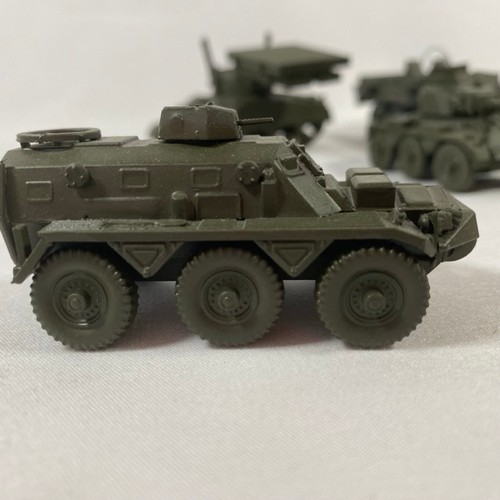 551 - 12 kit-built military vehicles 370g