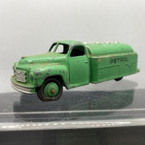 566 - Ten Dinky Toys Trucks/Wagons, Dinky Toys 343 Dodge Farm Tipper Tip Action missing Two flat tyres (F)... 