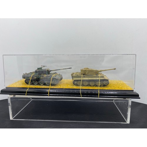 532 - 2 tanks in display case metal & plastic - Models Very Good, case Good (2) 520g