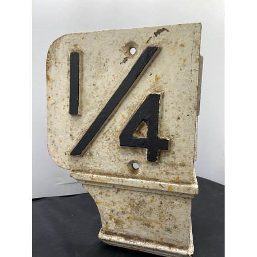 318B - Cast Iron Railway 1/4 Mile Marker - Fair (1) 6200g