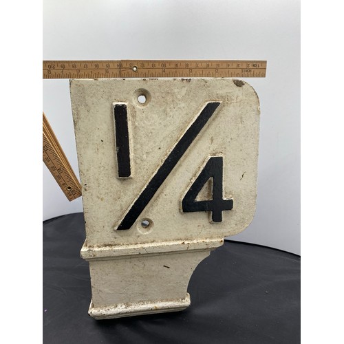 318B - Cast Iron Railway 1/4 Mile Marker - Fair (1) 6200g