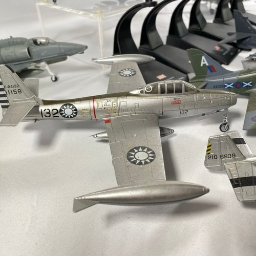 5 - 20 planes in total, 16 Amercom 1:72, 1941 Junkers Ju 87B-2, 1917 Albatros D.V, 1917 Fokker Dr.1, 191... 