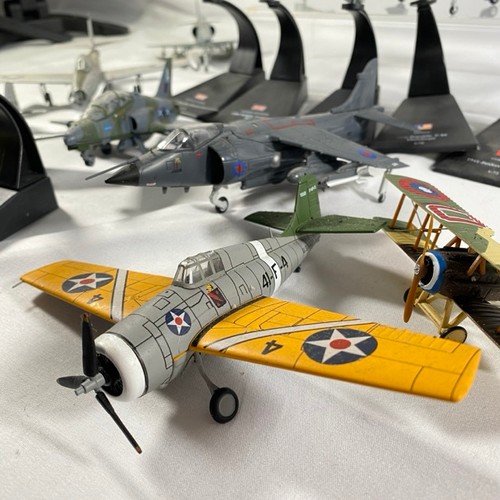 5 - 20 planes in total, 16 Amercom 1:72, 1941 Junkers Ju 87B-2, 1917 Albatros D.V, 1917 Fokker Dr.1, 191... 