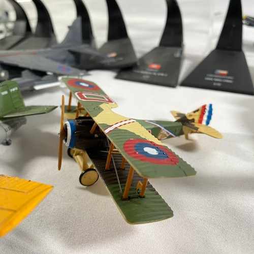 5 - 20 planes in total, 16 Amercom 1:72, 1941 Junkers Ju 87B-2, 1917 Albatros D.V, 1917 Fokker Dr.1, 191... 