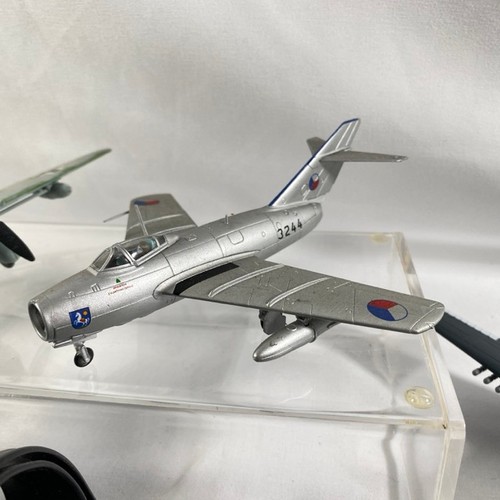 5 - 20 planes in total, 16 Amercom 1:72, 1941 Junkers Ju 87B-2, 1917 Albatros D.V, 1917 Fokker Dr.1, 191... 