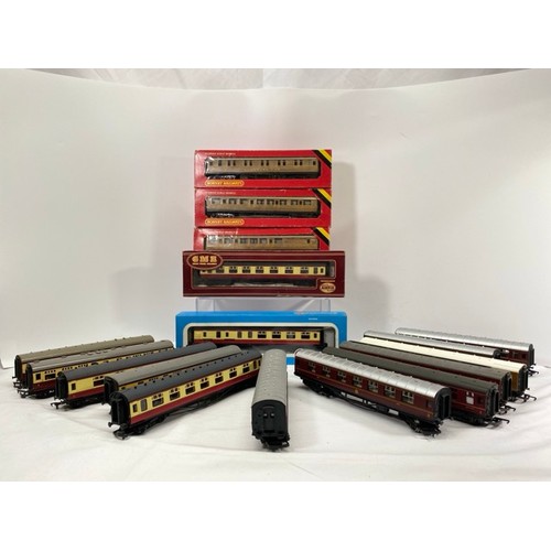 283 - 17 OO gauge coaches including Hornby, Airfix, Lima and Triang, Three Triang Crimson/Cream 1st, Resta... 