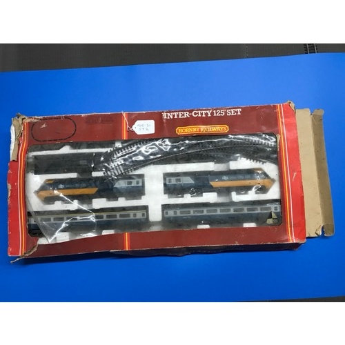 260 - Hornby Inter-City 125 Set, HST Power Car, HST Dummy Power Car, 2 BR Mk III Coaches, Includes Oval Tr... 